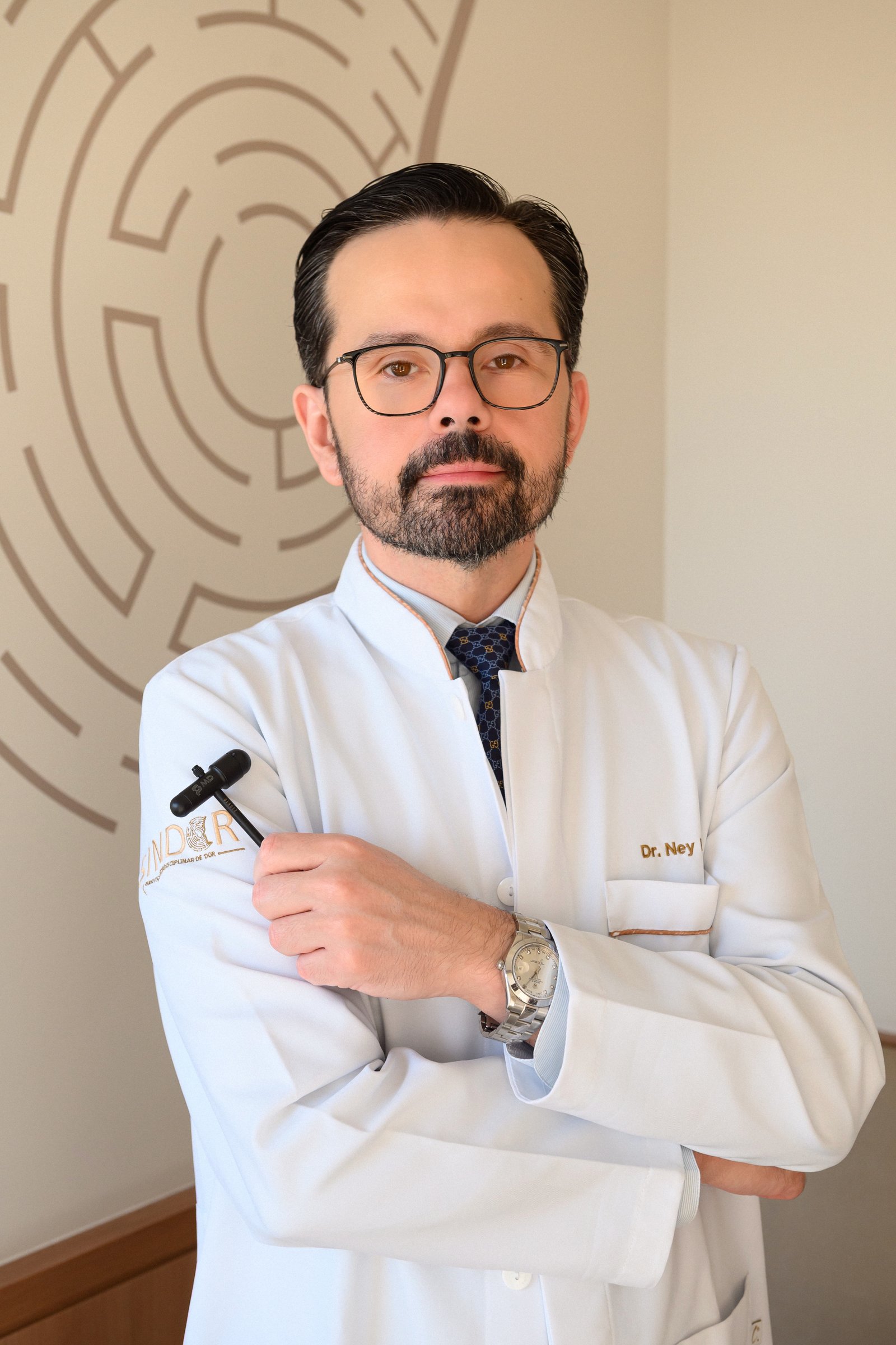 Dr. Ney Leal, médico especialista em medicina da dor