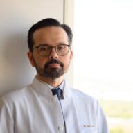 Dr. Ney Leal, médico especialista em dor